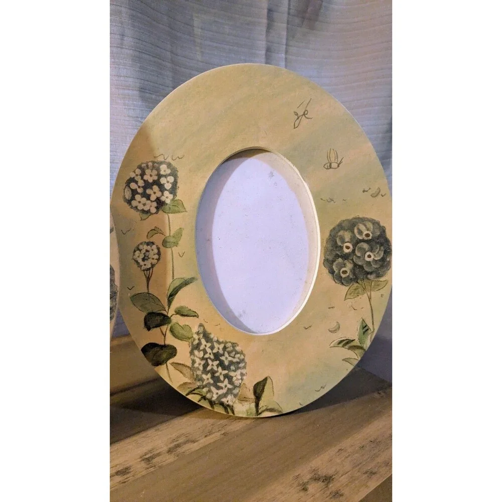 Pair of Vintage Fetco Cheri Blum floral oval picture frames 3.5